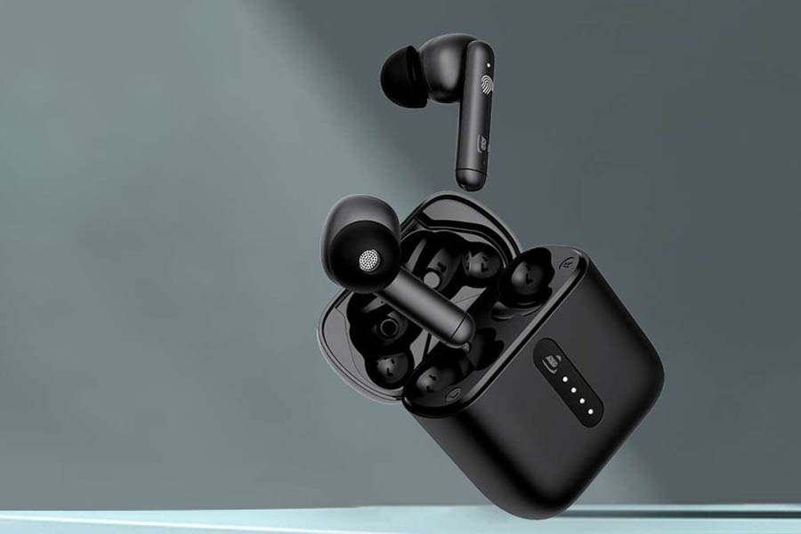 Kicking off our list of best budget TWS earbuds under NPR 5000 in Nepal is the Ultima Atom 192. In case you’re unaware, Ultima is a Nepali accessory brand that sells everything from wireless earbuds to speakers, smartwatches, power banks, and more. And the Atom 192 is one of the most affordable options on this list, while still carrying a decent feature set.