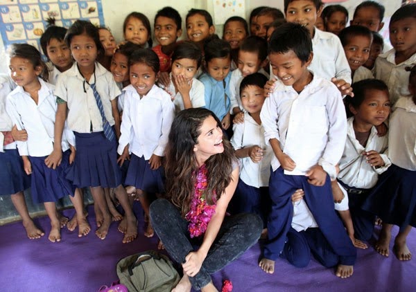 Selena-Gomez-Children-Play