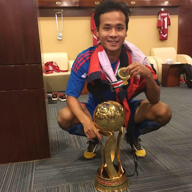 Bishal Rai with Trophy and Medal