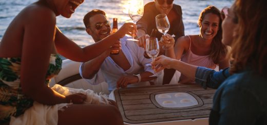 How to Host the Best Yacht Party in Chicago