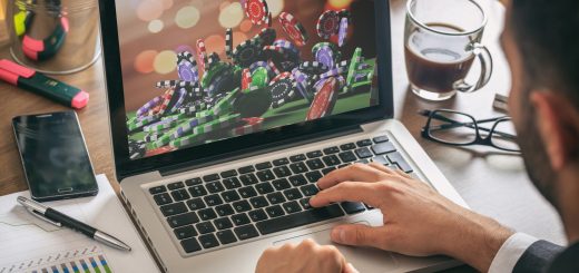 Risk and Reward: Useful Tips for Gambling on Internet Casinos