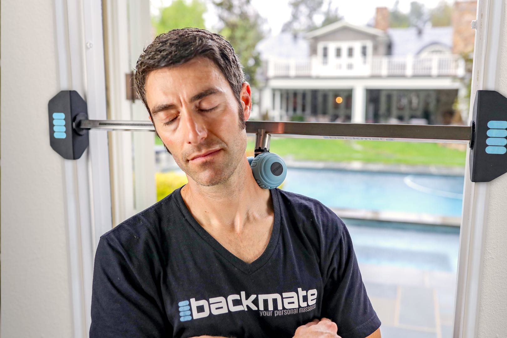 backmate helps with tech neck